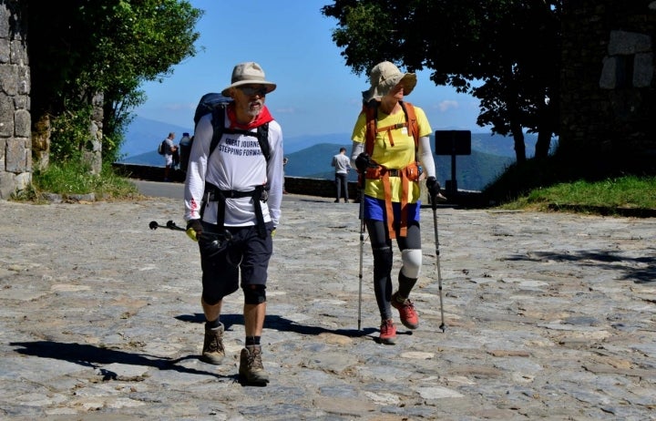 El bastón es el símbolo inconfundible del peregrino compostelano. Foto: Marga Estebaranz.