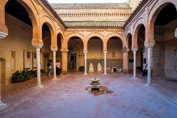 Uno de los patios del monasterio de la Cartuja