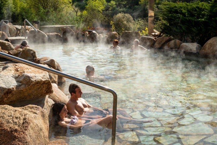 Las termas públicas de Outariz. 37 ºC dentro y 12 ºCº afuera. Esto sí es experiencia sensorial.