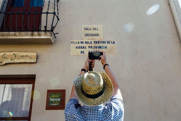 La calle del 'Abeurador', la única que no se castellanizó durante la dictadura de Franco.