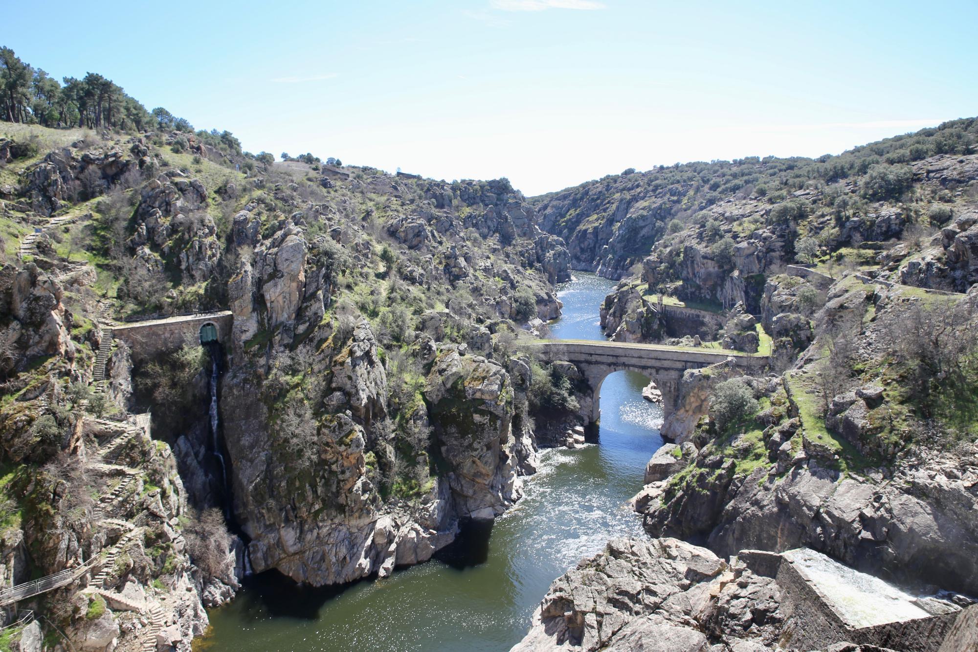 El Atazar desde la presa de El Villar