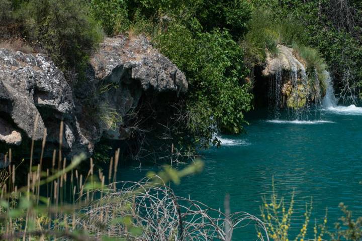 Laguna Salvadora, con las minicascadas que se forman del agua que rebosa de la anterior.