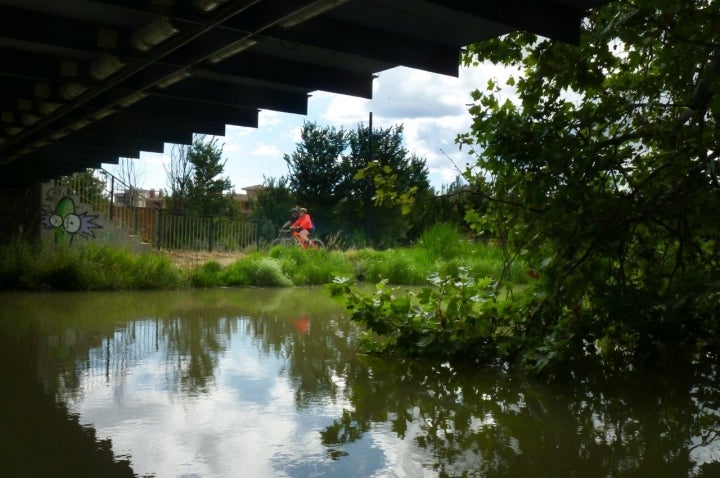 Parques de Zaragoza: Canal Imperial de Aragón (ciclistas)