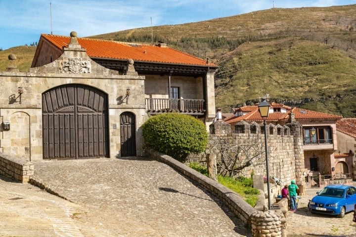 La Casa de Arriba o La Llosa de Cosío (Cantabria)