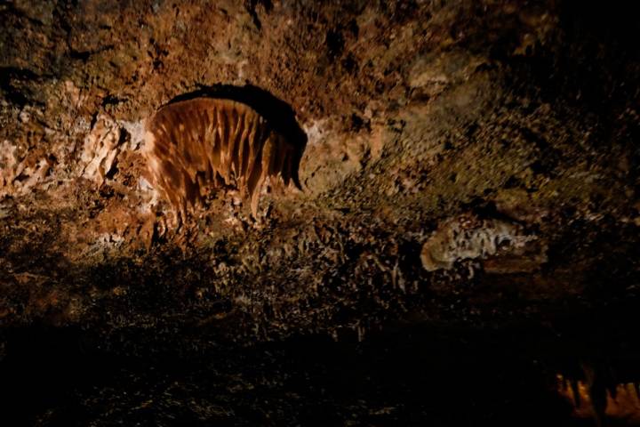 Esta estalactita, conocida como La Medusa, es una de las más peculiares de la caverna.