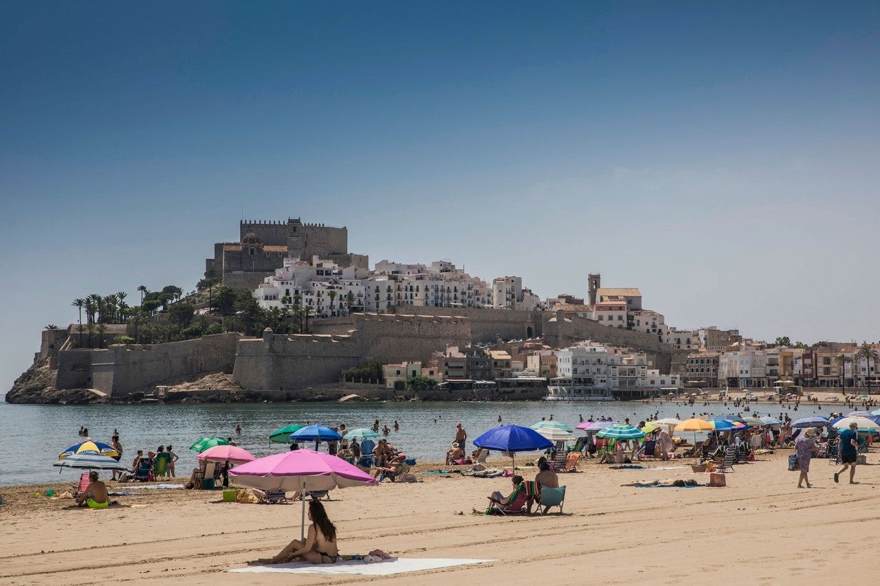 La Playa Norte y el castillo, una de las estampas más bellas de Peñíscola.