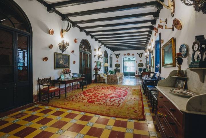 Uno de los salones del Palacio del Virrey Laserna, repleto de historia. Foto: Javier Sierra.