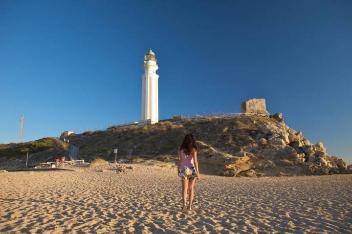 El Faro de Trafalgar, cita ineludible de Cádiz. Foto: shutterstock.