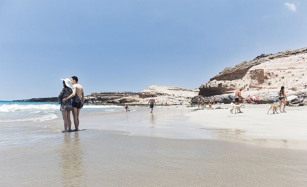 Playas para bañarse en Tenerife y no sentirse en 'Guirilandia'