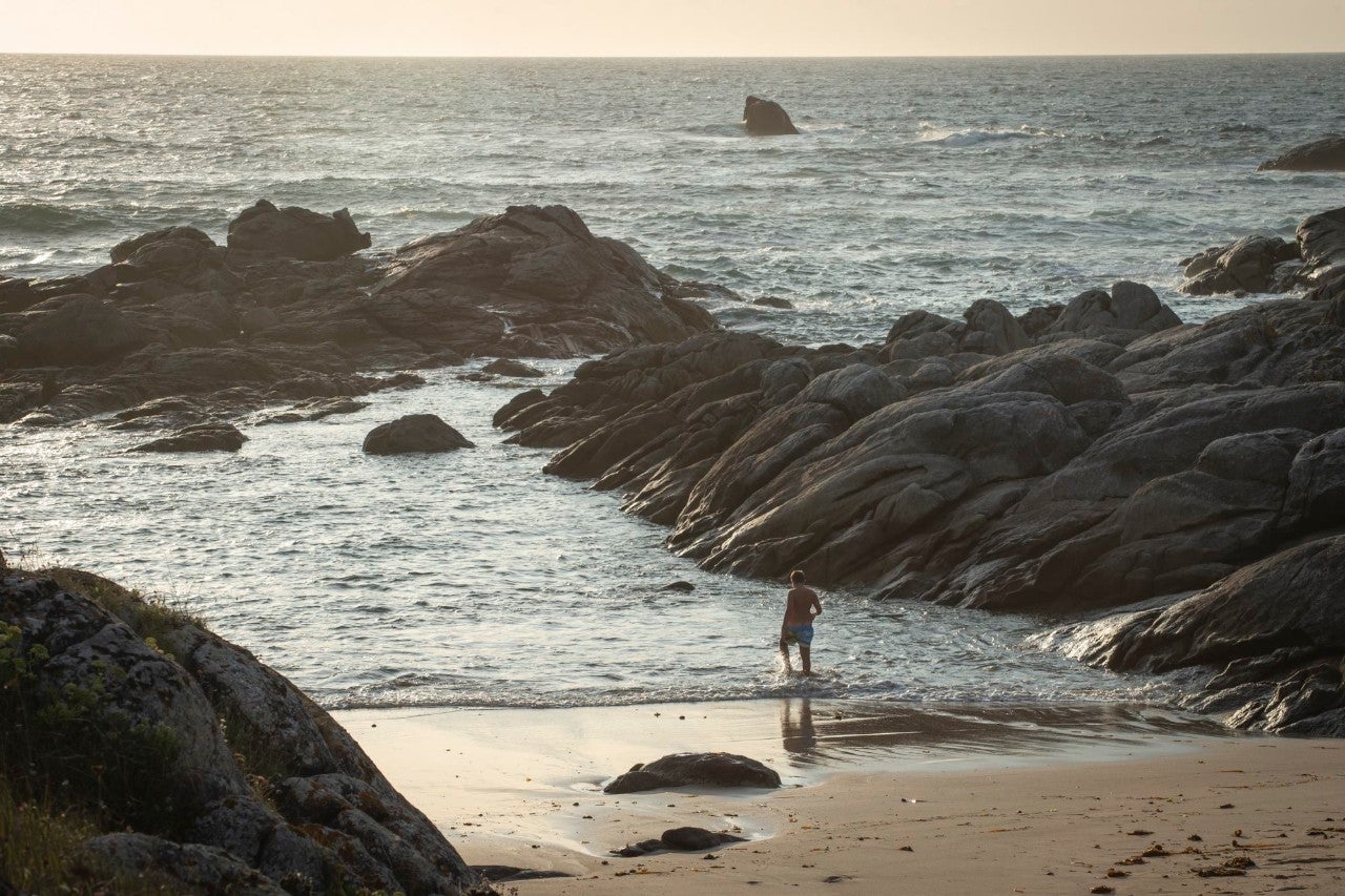 Ruta playas escondidas porto do son a coruña: espiñeirido, serans, basoñas, rio sieira y fonforron