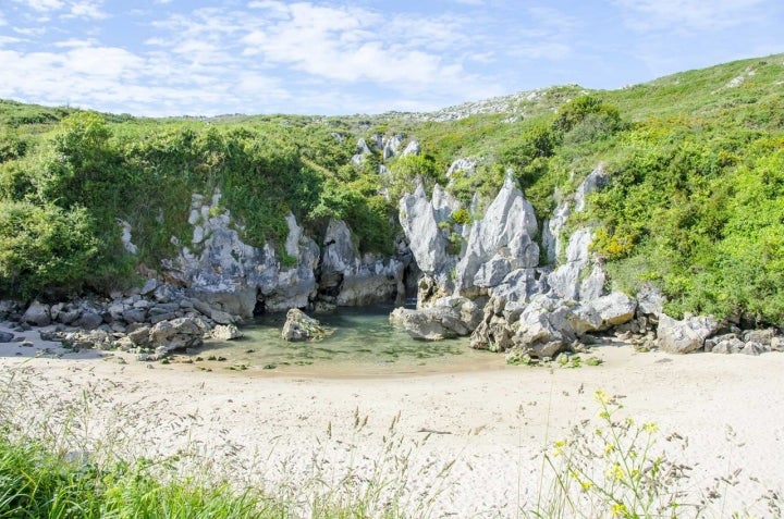 Una hermosa playa sin mar. Foto: Agerfotostock