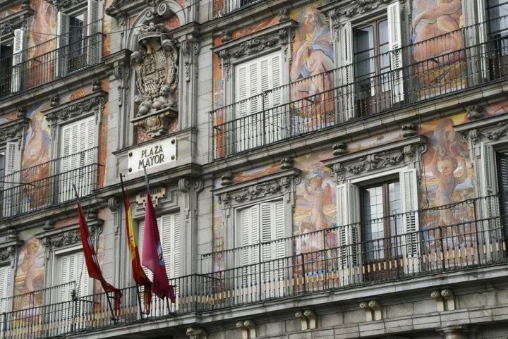 Una de las fachadas de la Plaza Mayor. Foto: Jordi C. Shutterstock.