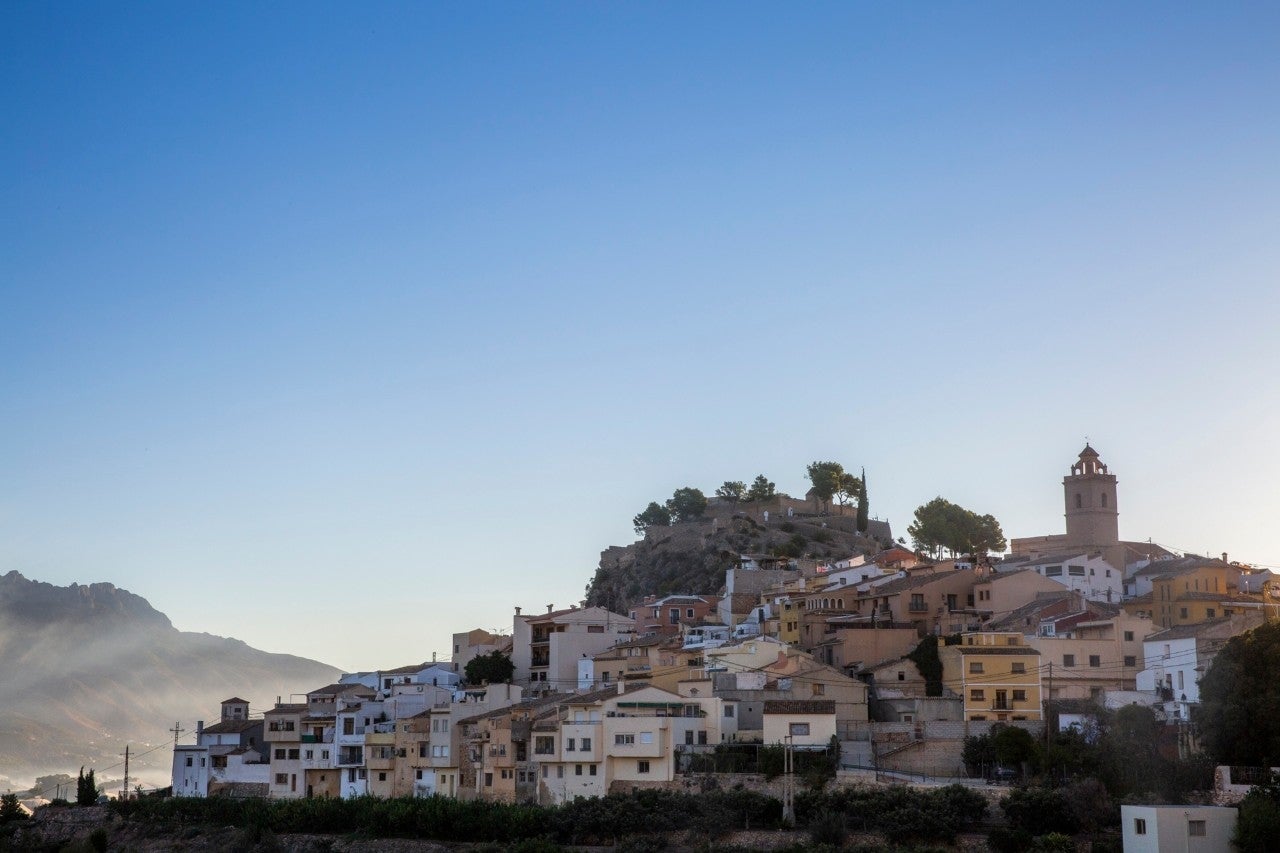 El pueblo mediterráneo al que le sienta bien el otoño