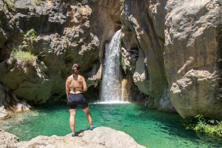 El agua de estas pozas es una de las más cristalinas de toda Andalucía.