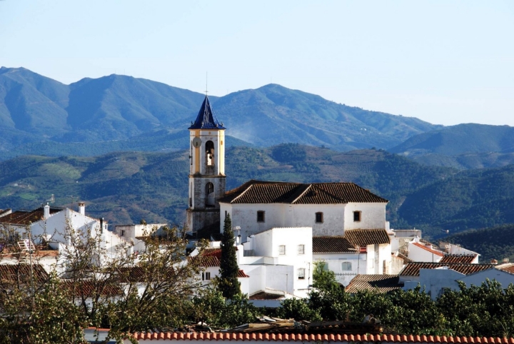  La Iglesia de la Encarnación, apodada la Catedral de la Sierra.