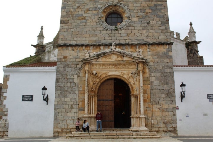 Las iglesias manuelinas de Olivenza te harán sentir en Portugal