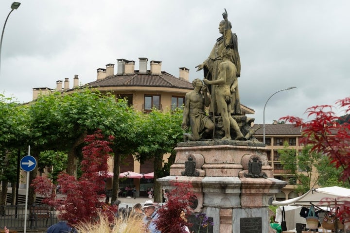 Monumento a Andrés de Urdaneta en Ordizia.
