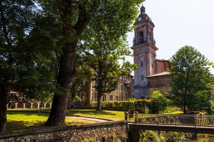 La iglesia de San Miguel Arcángel en Oñati.