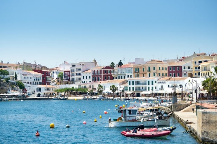 El puerto pesquero de Cales Fonts en Es Castell.