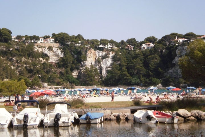 Puerto y playa de la Cala Galdana en Es Migjorn Gran.