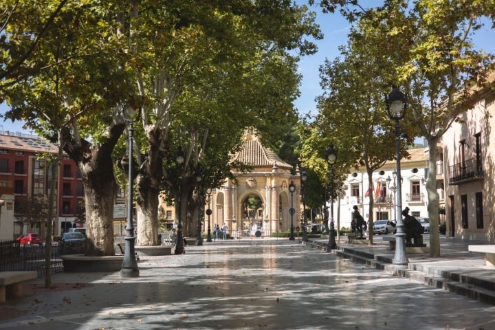 En este templete de estilo neoclásico la Cruz se sumerge en agua cada 3 de mayo.