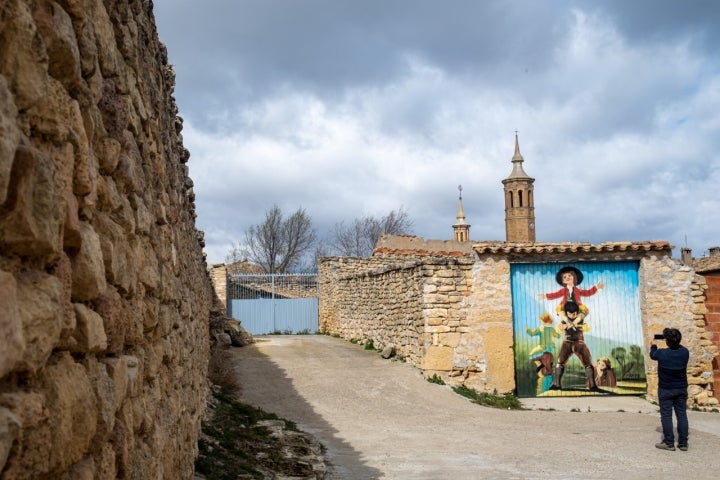 La inspiración en Goya es más que evidente en este mural del artista Faber.