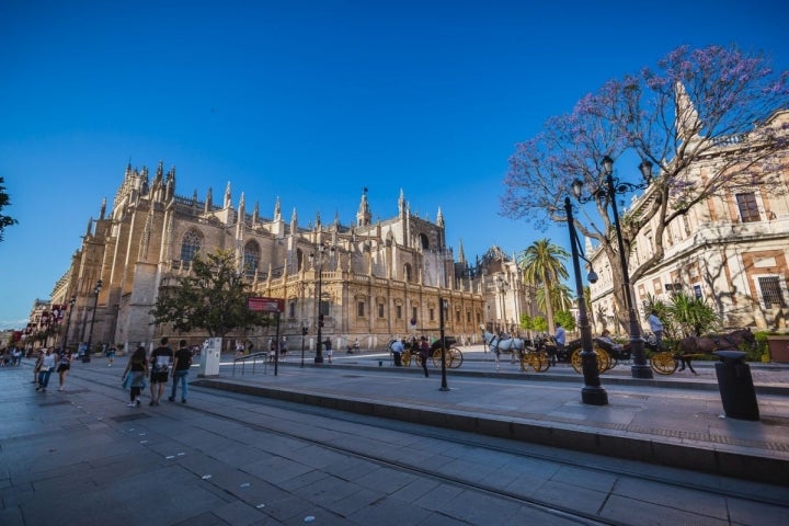 Vista exterior de la catedral de Sevilla.