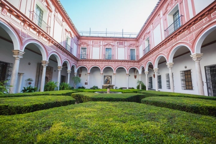 Claustro de los Bojes, o del refectorio del antiguo convento de la Merced Calzada, hoy sede del Museo de Bellas Artes de Sevilla.