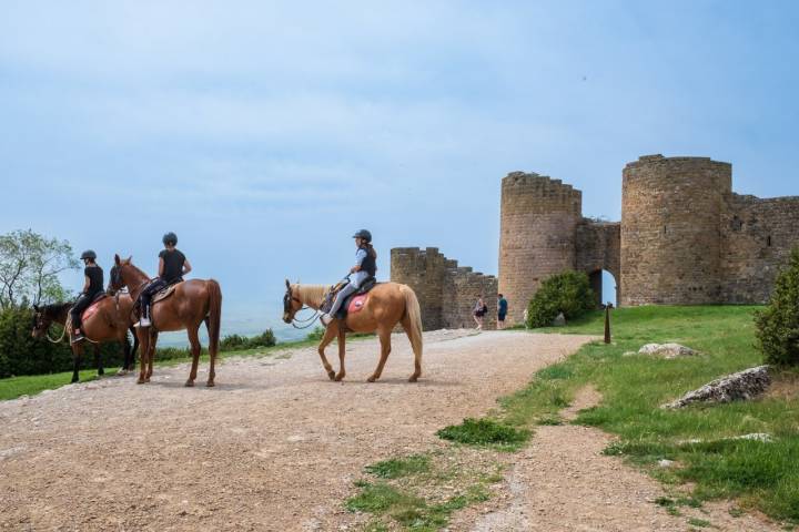 Montar caballo castillo Loarre