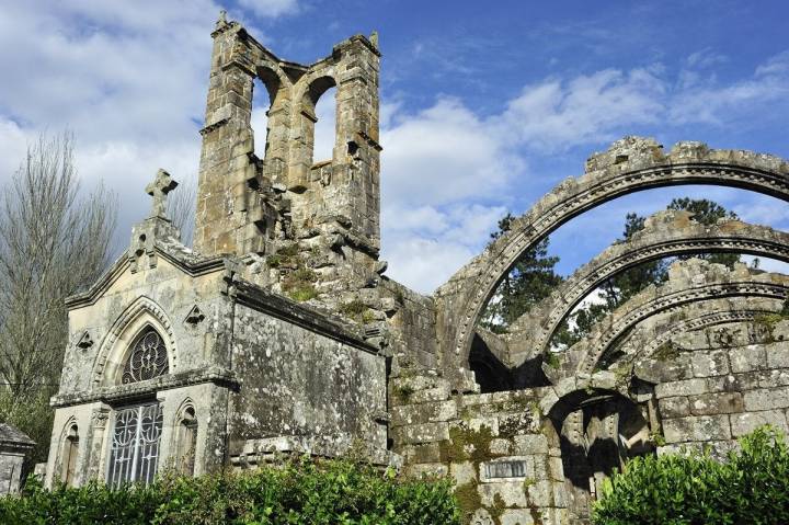 Las Ruinas de Santa Mariña Do Pozo, edificación del gótico marinero, en lo alto de Cambados. Foto: Shutterstock