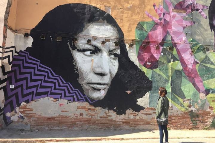 Mural en el carrer de las Escoles (Les Clots), con la imagen de Carmen Amaya.