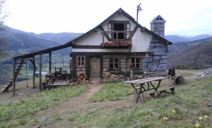 La cabaña del Abuelo se construyó en tan sólo diez días por artesanos de la zona. Foto: Pedro Velardes.