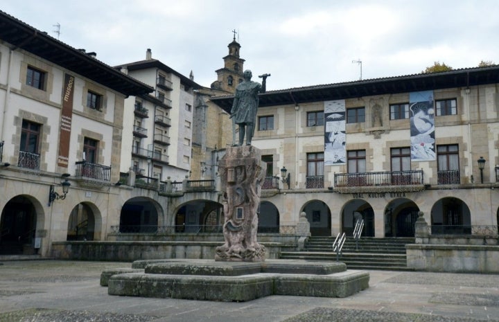 plaza gernika lumo