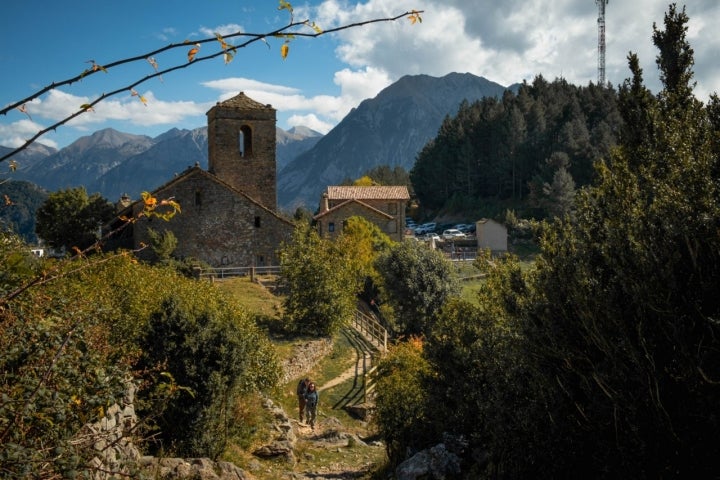  La iglesia parroquial de San Martín es el comienzo de la ruta de las ermitas.