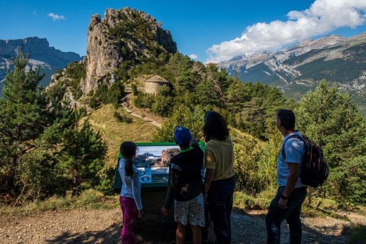 La corta distancia y la facilidad del recorrido lo convierten en una ruta ideal para hacer en familia.