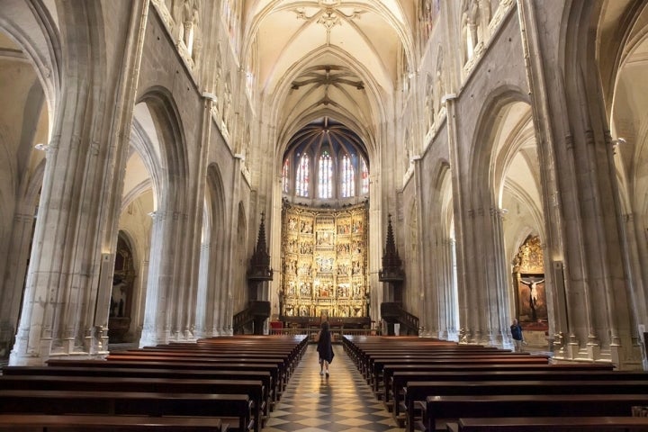 La nave central está vacía a primera hora de la tarde.