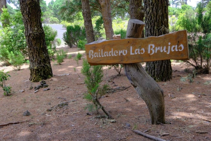 Cartel del Bailadero de las Brujas.