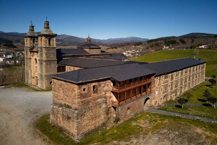 Vega de Espinareda Monasterio San Andrés