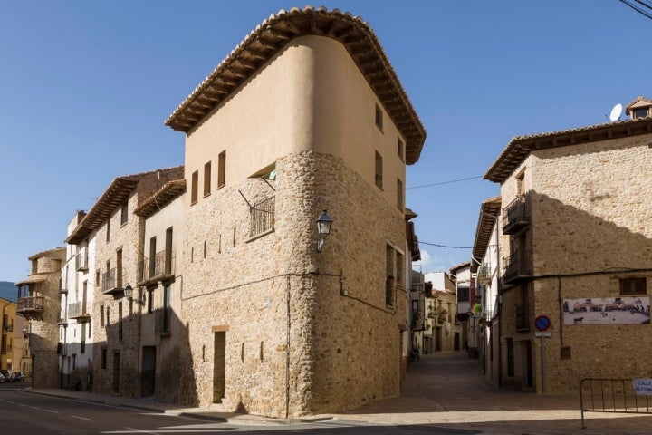 Ruta Maestrazgo Teruel Cantavieja calle