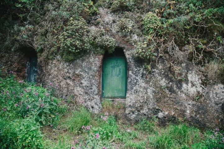 Exterior de una de las casas cueva del parque rural de Teno, en Tenerife.