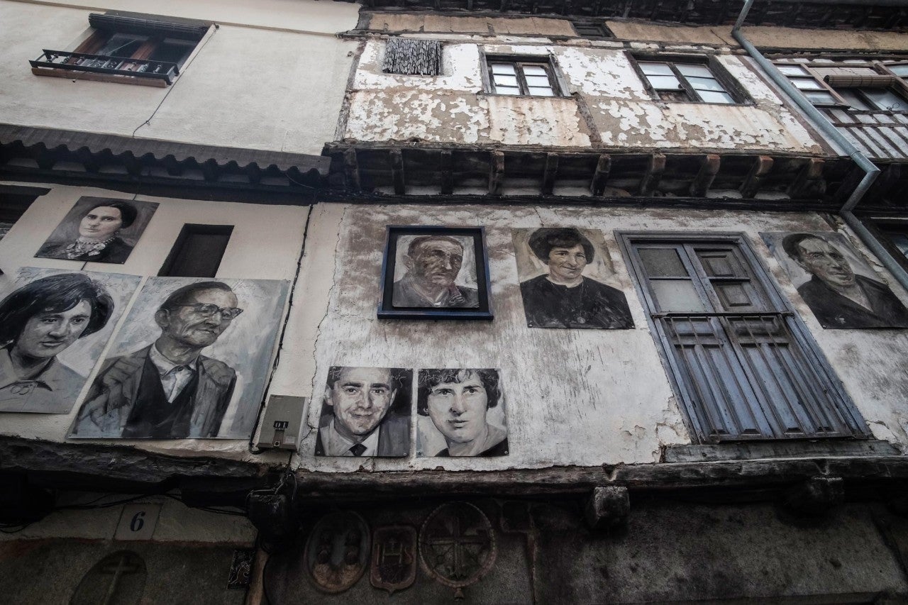 Retratos de la exposición de Florencio Maíllo en Mogarraz.