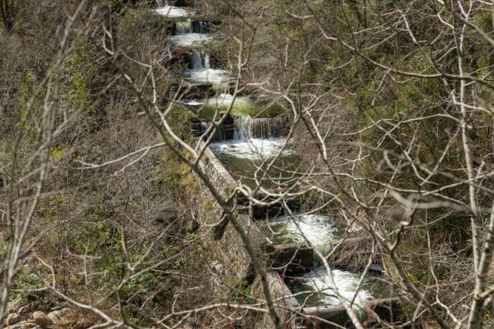 Escaleras de la presa de Palombera