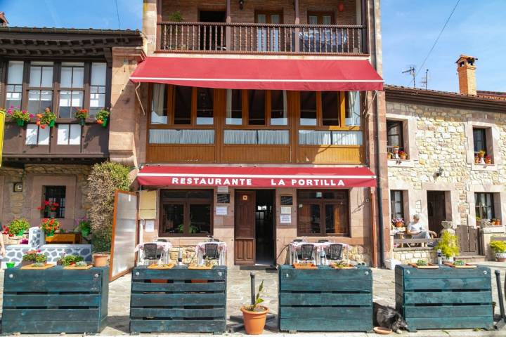 Fachada del restaurante La Portilla en Celis