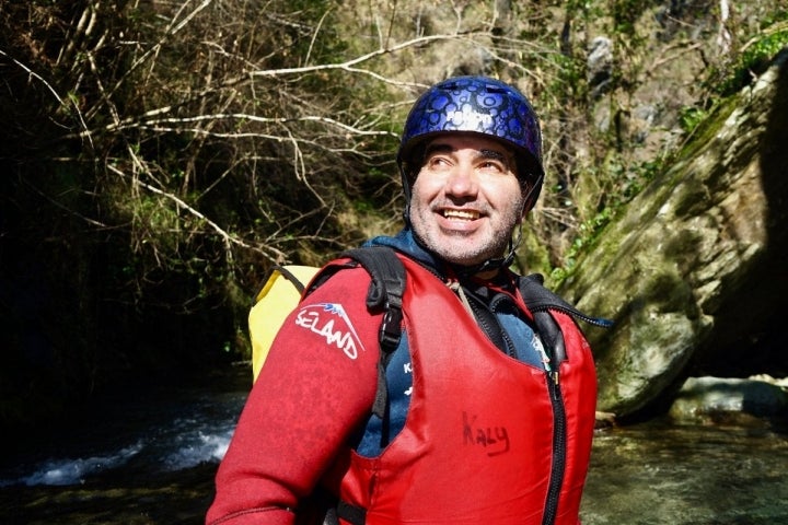 Juan Carlos Menéndez, 'Kaly', guiando la expedición por el cañón de río Frío.