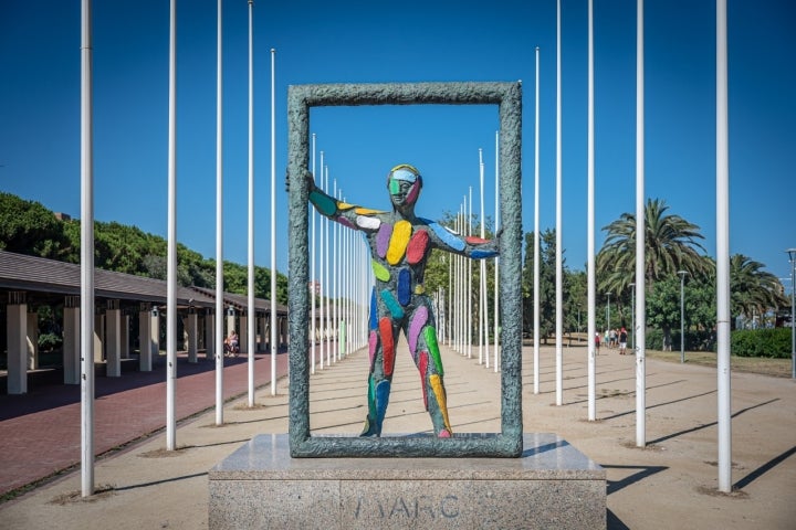 Ruta por la Barcelona olímpica Monumento a los voluntarios