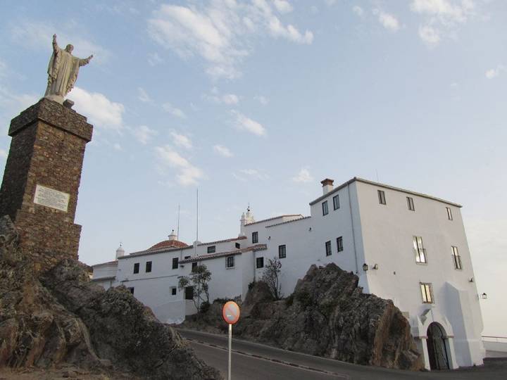 Santuario de Nuestra Señora de la Montaña. Foto: Banco de Imágenes del Ayuntamiento de Cáceres.