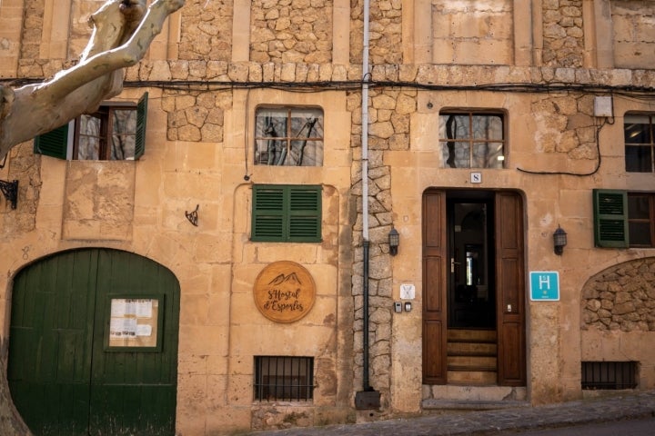 Pueblo de Esporlas, inicio de la ruta.