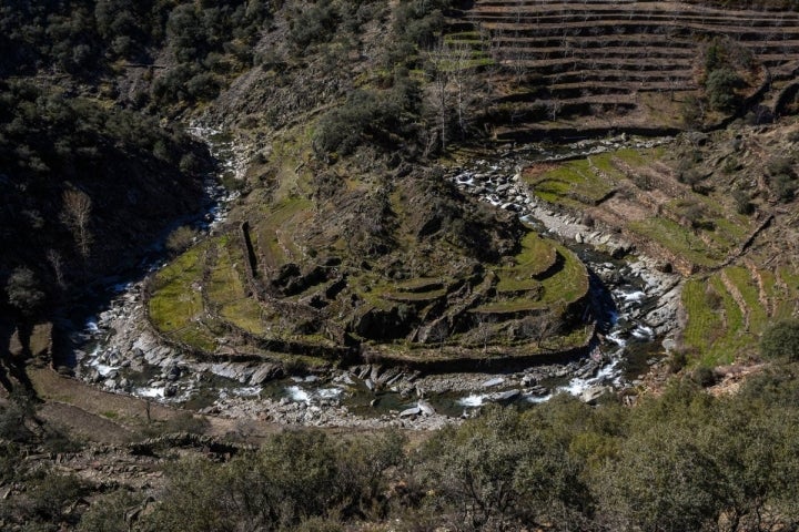 Los meandros del río Malvellido cerca del Gasco tienen todo el encanto de la comarca.