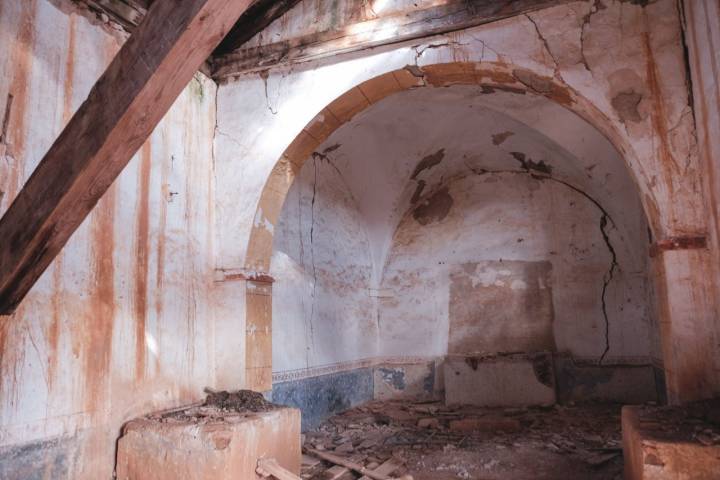 Detalle de lo que queda de la iglesia de La Mercadera, en Soria.