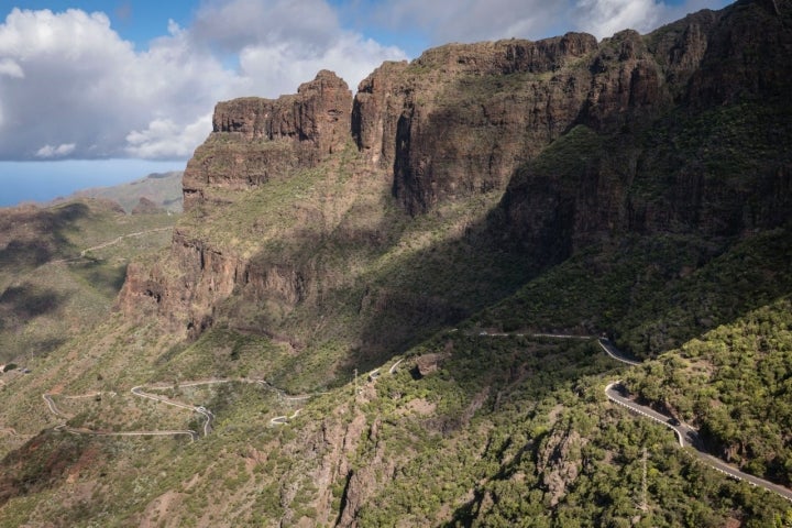 Carretera por la ruta por Masca (noroeste de Tenerife)